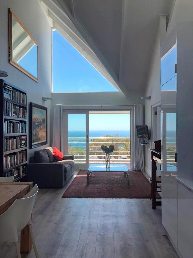 Апартаменты Camps Bay Loft With Stunning Mountain And Ocean Views Кейптаун Экстерьер фото